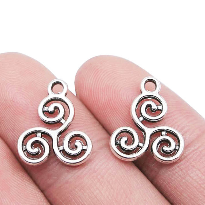 Dije Nudo Celta Espiral Trisquel 16x13mm - Bisuteria